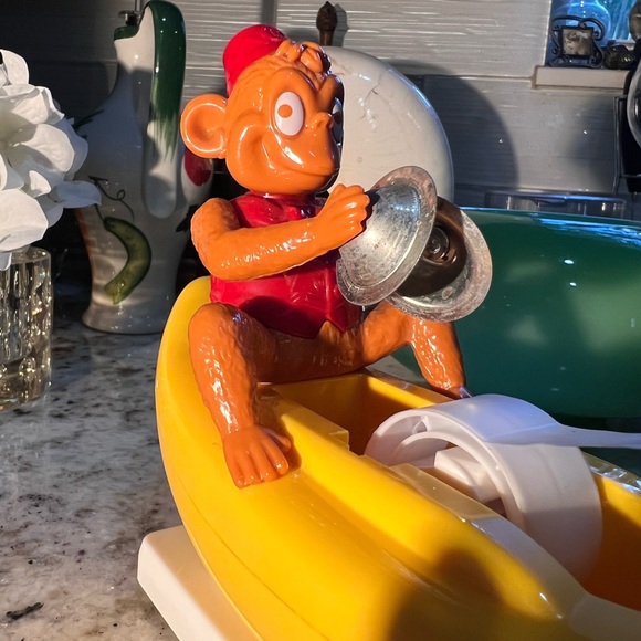 Monkey Tape Dispenser in Yellow plays cymbals when u pulling tape!! - Picture 2 of 11